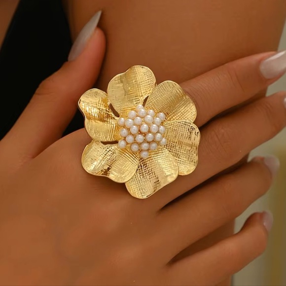 Anthropologie Flower Gold Pearl Adjustable Ring - Picture 1 of 5